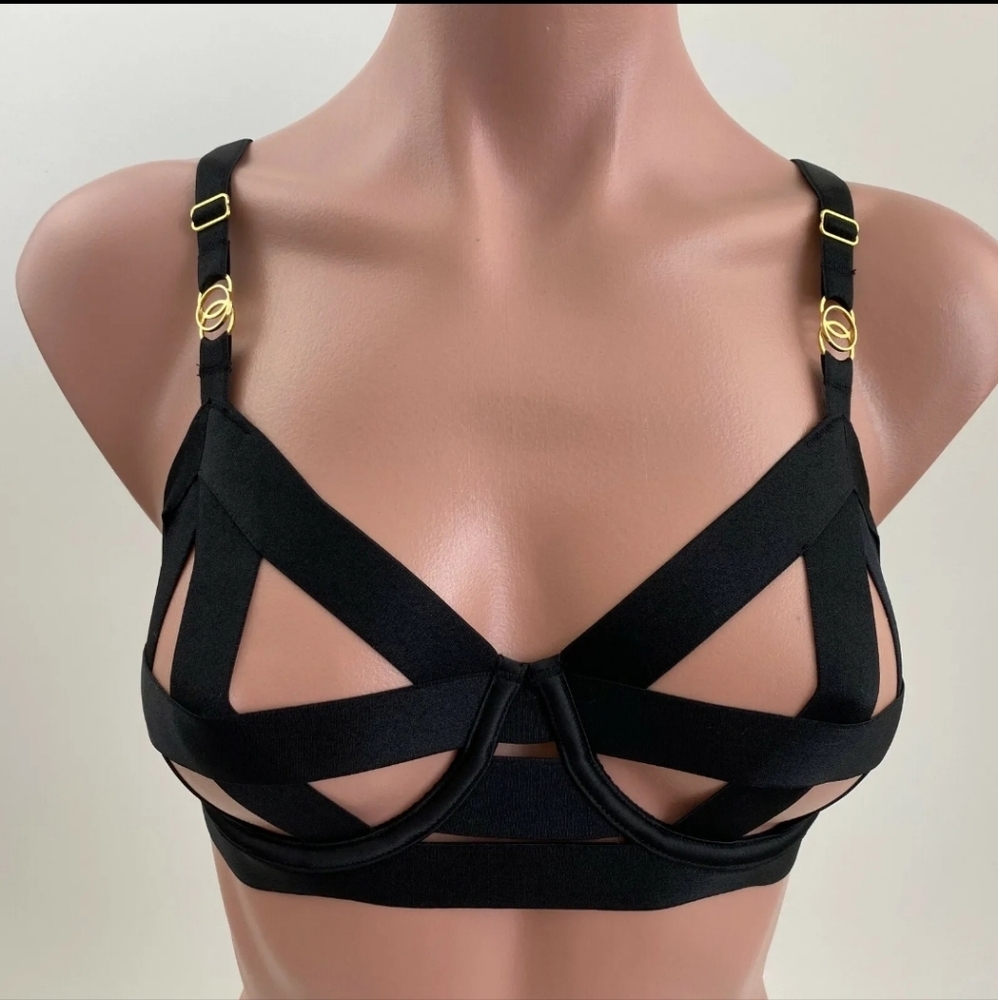 Victoria's Secret Luxe Cage Strappy Underwire Bra